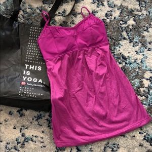 Lululemon tank.